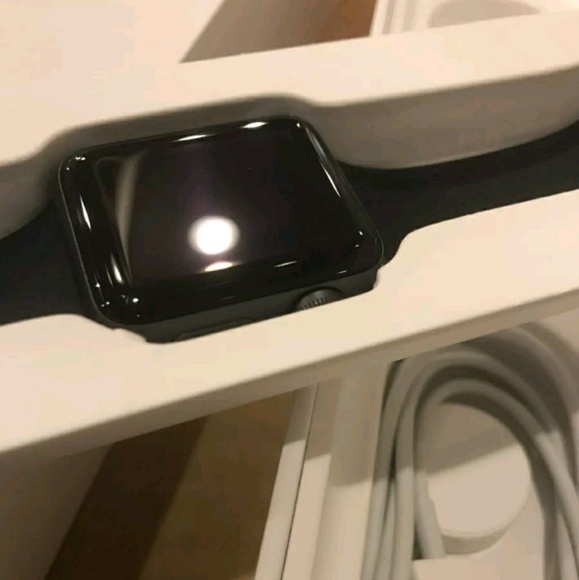 Apple watch series 2 38mm - Picture 2 of 7